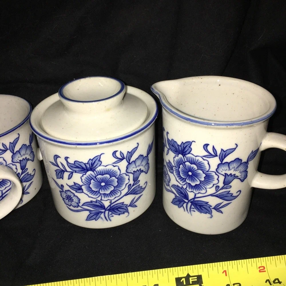 VTG Norleans Vienna Blue/White Floral Speckled Creamer, Sugar 4 Coffee,Tea Cups